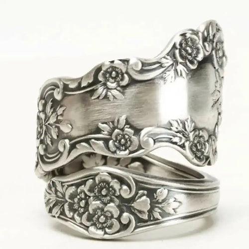 Antique Engraved Flower Pattern Ring